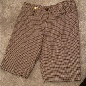 Plaid Bermuda in brown colors